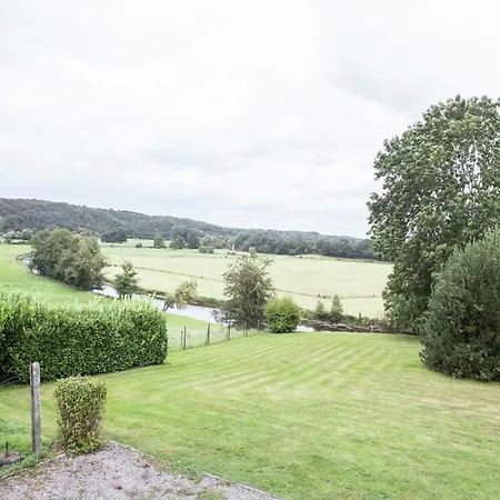 ヴィラ Le Beau Souvenir, Noiseux