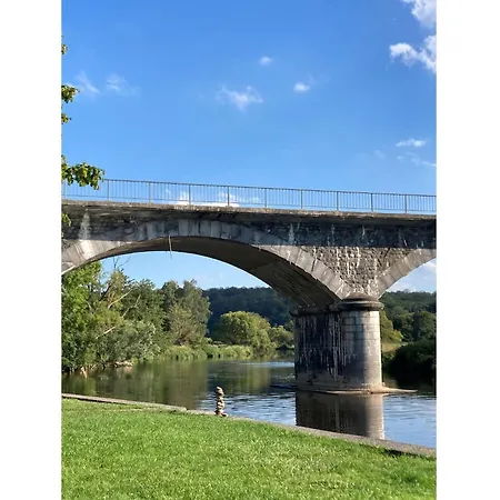 Le Beau Souvenir, *